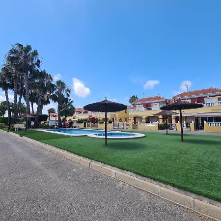 2 Bedroom Property In Closed Urbanisation Torrevieja Esterno foto