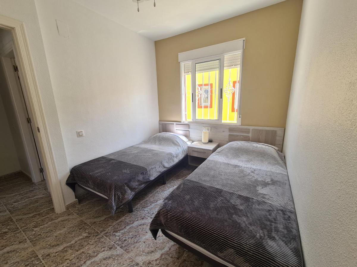 2 Bedroom Property In Closed Urbanisation Torrevieja Esterno foto