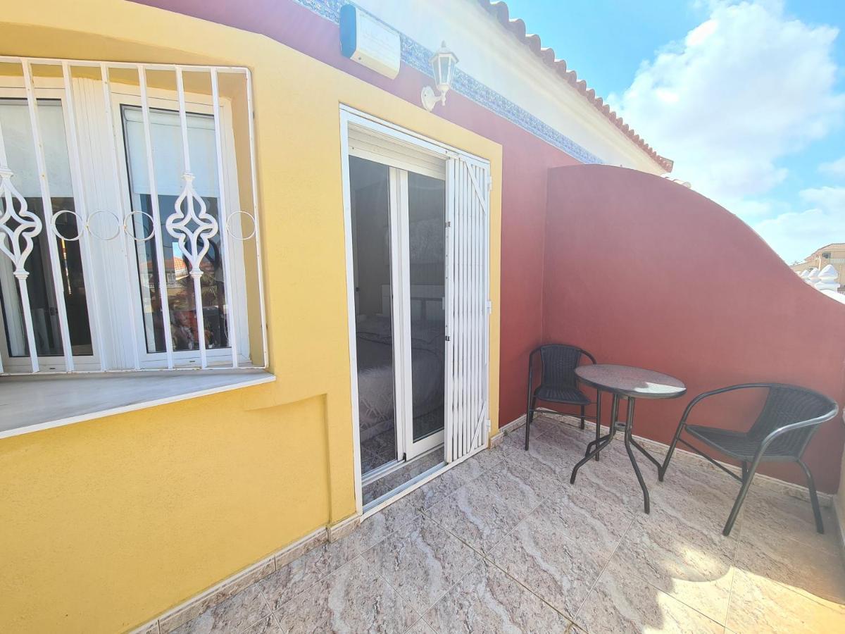 2 Bedroom Property In Closed Urbanisation Torrevieja Esterno foto