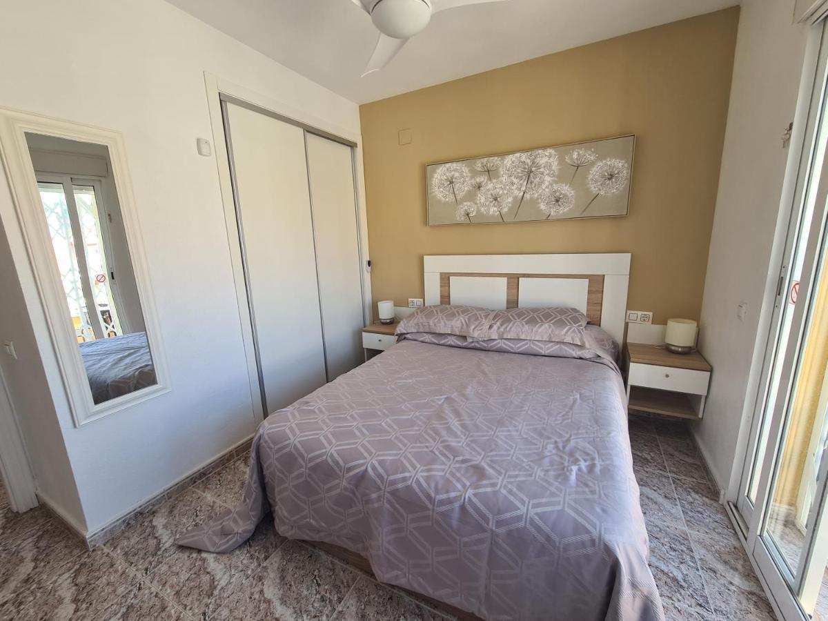 2 Bedroom Property In Closed Urbanisation Torrevieja Esterno foto